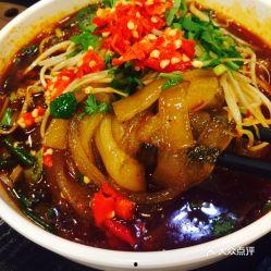 成都吃瓜板火锅,吃瓜板火锅，一锅多味，尽享夏日清凉